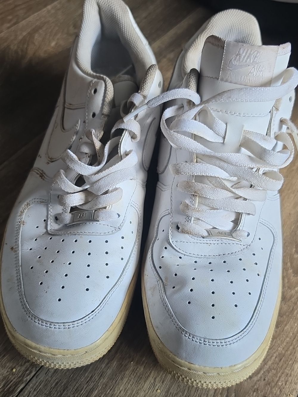 Nike Men’s White Leather Sneakers with Cream Sole